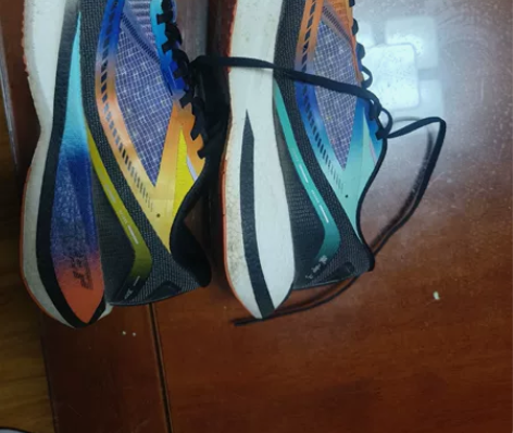 44码动力巢260竞速跑鞋，就穿过几次，鞋...