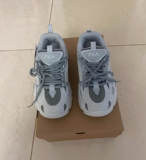 35.5码全新 斐乐FILA老爹鞋新品复古...