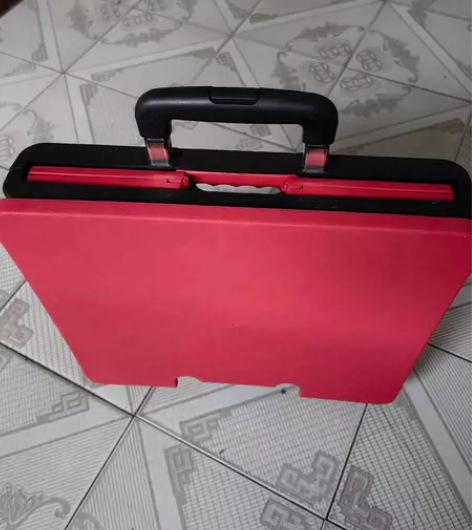 折叠式拉箱，基本没使用，出门可以乘坐，方便...