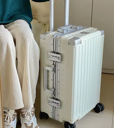 少量全新Roaming漫游铝框款行李箱万向...