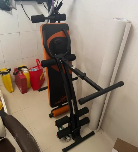 全新 仰卧起坐 568元利客来买的 一次没...