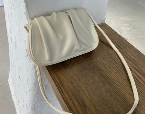 2022春夏新款时尚小众设计单肩包百搭褶皱...