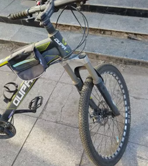 26寸山地车，九成新除了脏没别毛病，铝合金...