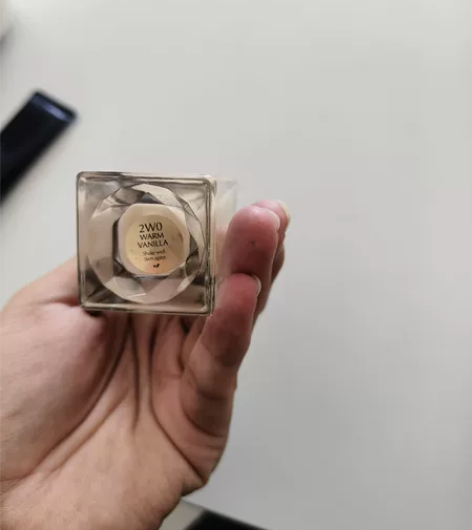 雅诗兰黛白金粉底液,色号2w0,去年开封,...