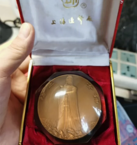 妈祖大铜章 妈祖水晶球大紫铜章 妈祖纪念章...