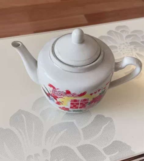 德镇双喜壶一只，全品，包老，不缺肉，细节如...