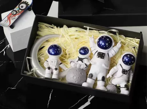 宇航员摆件小太空人模型汽车现代家居客厅桌面...