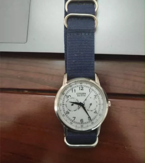 西铁城小蓝针手表，走时准确，无拆无修，就是...