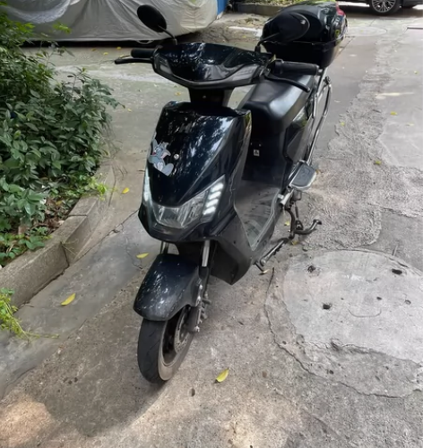 出一部哈罗电动车，证件齐全，60v，带ap...