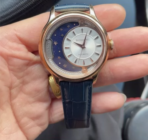 某宝价2000+，罗西尼机械手表勋章系列，...