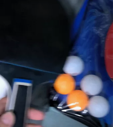 一副乒乓球拍，送球，直拍，就用了一块，还有...