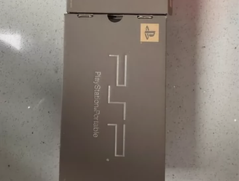 老玩家近些年自己收藏的一些限定版机器、由于...