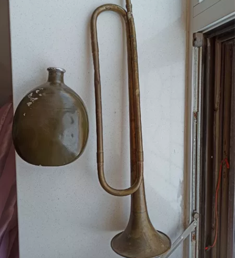 八九十年代我当少先队员鼓号队曾用过的铜号和...