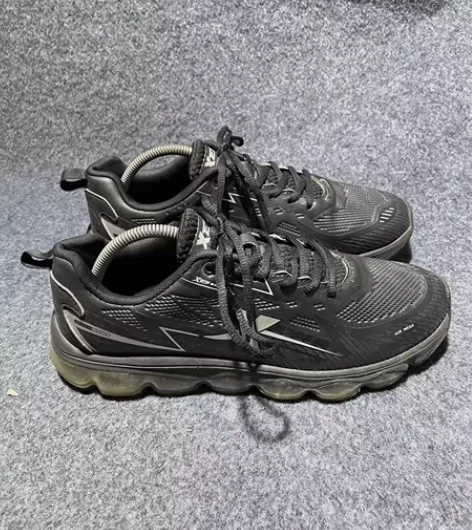 特步男鞋42码运动鞋跑步鞋秋冬款 二手专柜...