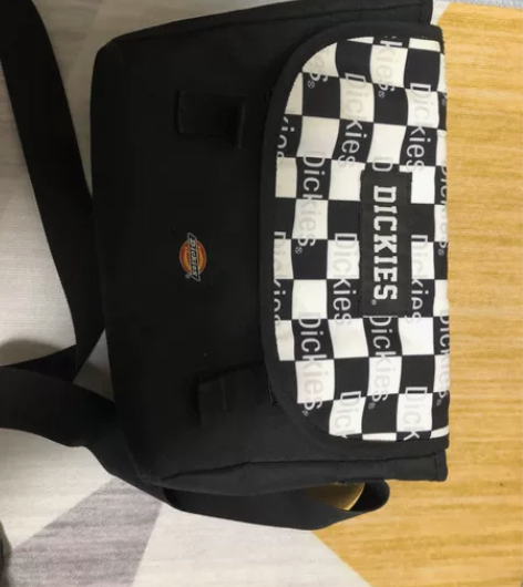 正品dickies斜挎包 感兴趣的话点“我...