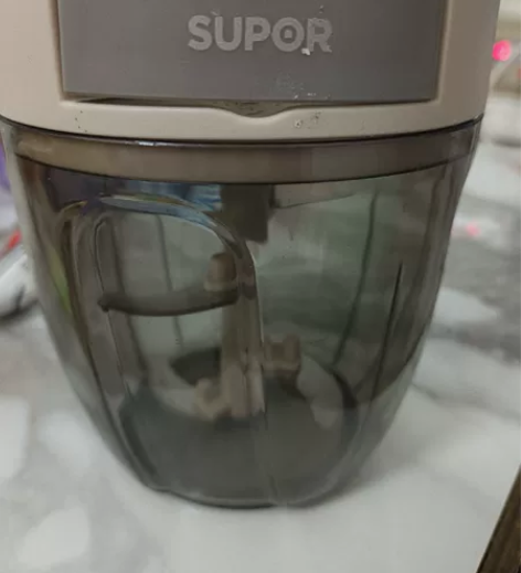 苏泊尔手动剥蒜器，，一次没用过，放着落灰了...