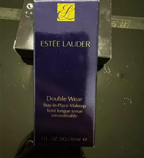 雅诗兰黛DW粉底液1W1 美版全新，有两瓶...