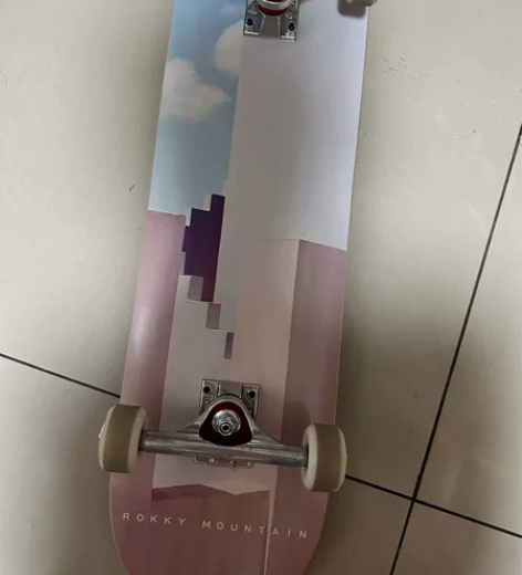 RMT滑板双翘板王一博同款，2022年在京...