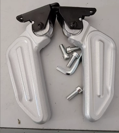 小牛搁脚单边18元一件 一付左右32元包邮...