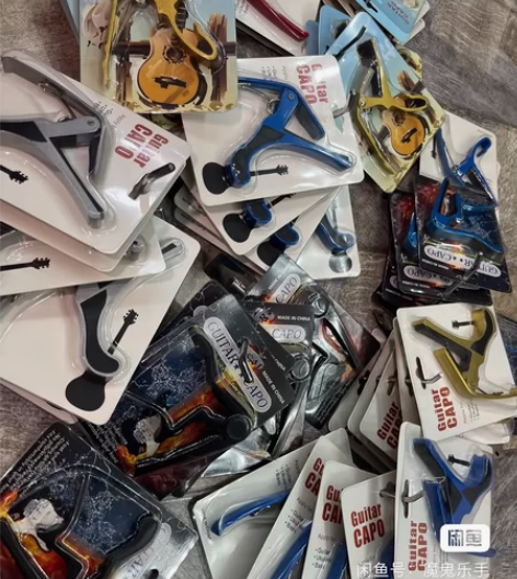 民谣吉他 木吉他 变调夹 便宜好用 丢了不...