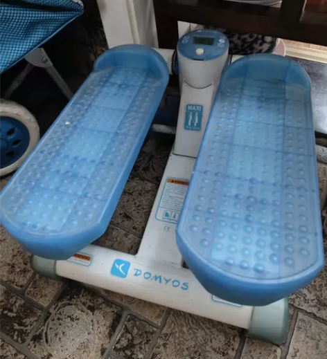 踏步机，锻炼身体好帮手，买回来也就用过两次...