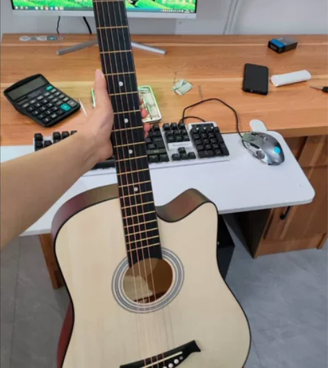 原价1600多的几乎全新单板吉他便宜出了，...