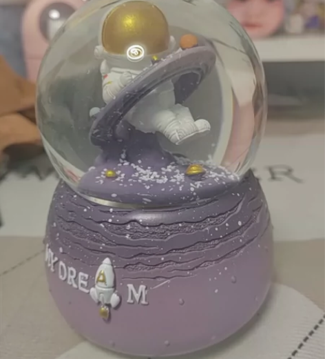 宇航员紫色水晶球 感兴趣的话点“我想要”和...
