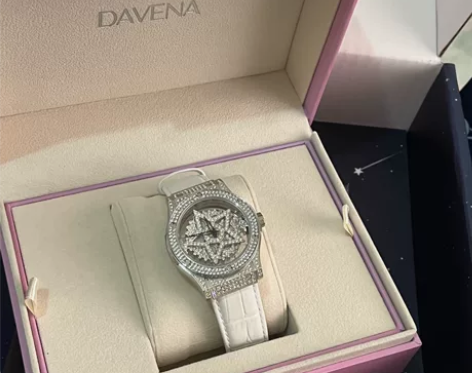 在得物买的手表  生日前男友送的 没戴过两...