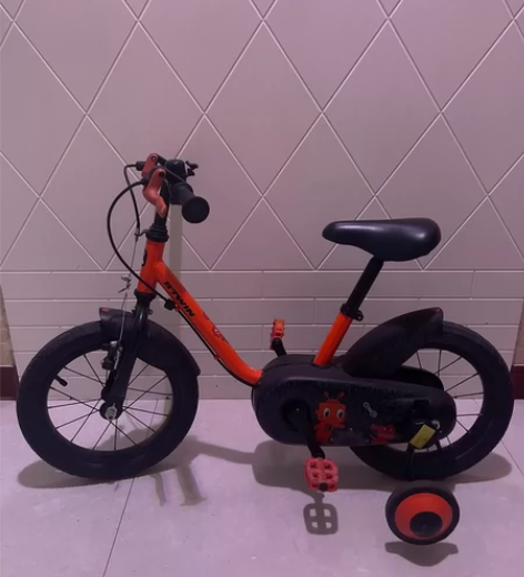 迪卡侬儿童车，小轱辘可拆，本地可自提 感兴...