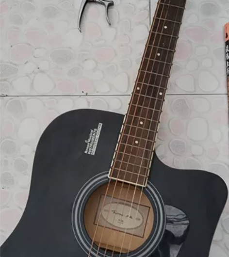 卢森标准尺寸（41寸）吉他，一时兴起买的，...