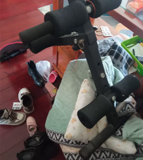 仰卧起坐板一个，用不到了。仅自提。 感兴趣...