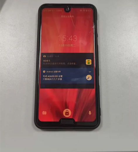 夏普r3 6+128 屏幕有裂痕 触摸良好...