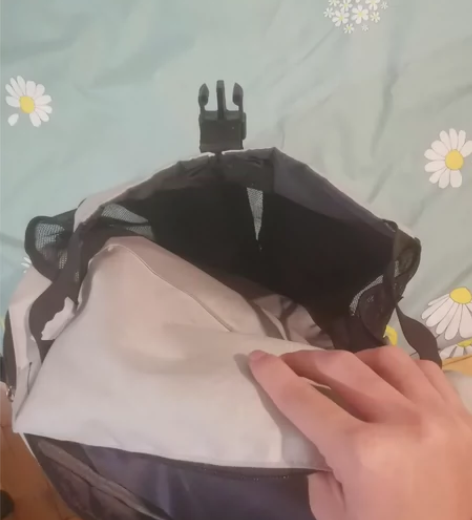 篮球背包容量很大，表面有一点脏。 感兴趣的...