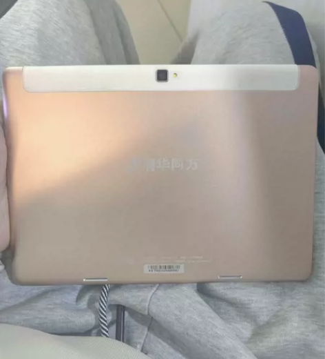 清华同方平板 不知道什么型号，别人给的之前...