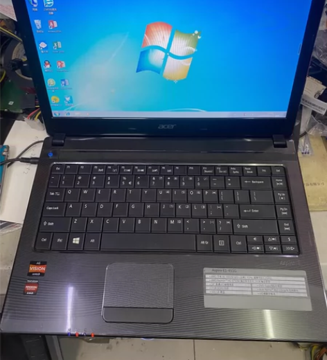 宏基笔记本电脑。Aspire E1-451...