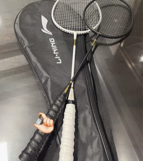 特价出！心爱的李宁碳素超轻耐打羽毛球拍闲置...