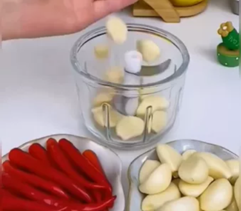 【打折处理】电动打蒜器绞肉器迷你捣蒜泥神器...