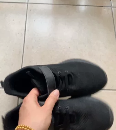 奥特莱斯男大童鞋子飞织运动鞋黑色春秋款网面...