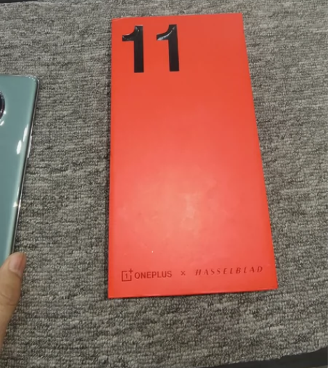 1+11  16+512  外观9.8新 ...