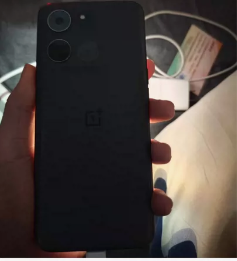 ?一加ACE竞速版8+256版本，功能正常...