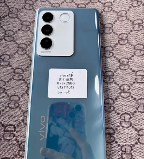 Vivo s16(8+8+256) 感兴趣...