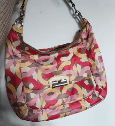 中古蔻驰手提斜挎包 有点脏了品相不错少挂件...