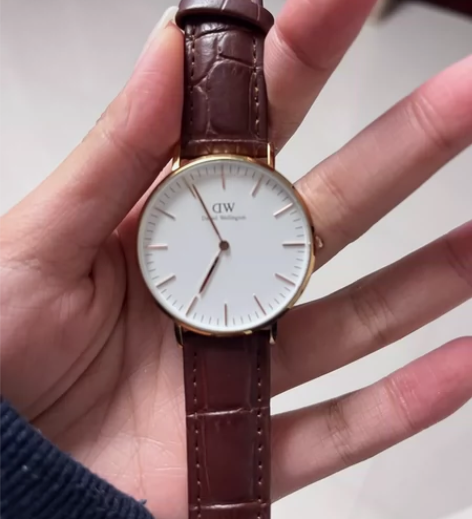 dw手表 上大学的时候实体店买的了 发票不...