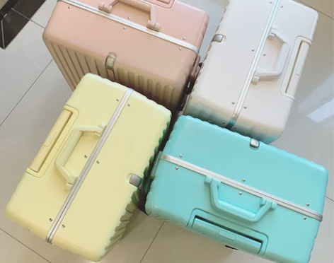 ?悦飞 旅行箱24寸 感兴趣的话点“我想要...