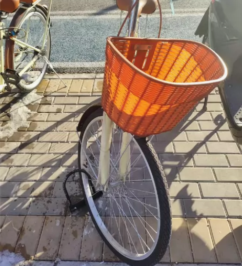 九成新自行车，送锁 感兴趣的话点“我想要”...