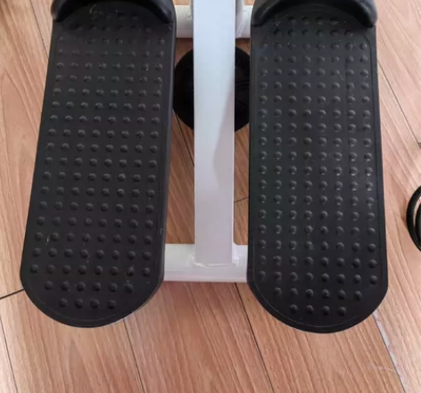 【低价出售，送瑜伽垫】朗威瘦腿踏步机多功能...