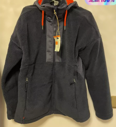 迪卡侬户外雪地羊羔绒连帽加厚抓绒外套。 M...