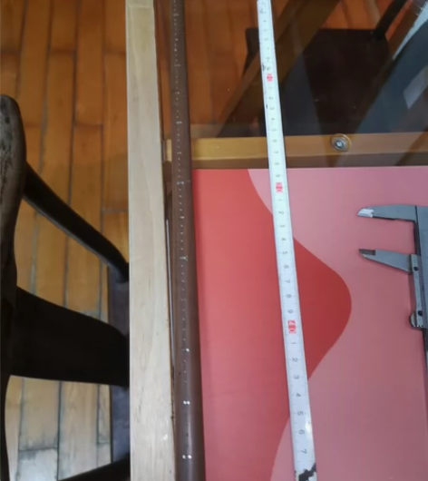 一根老秤杆，不知道是什么木头，铜质前杆，具...