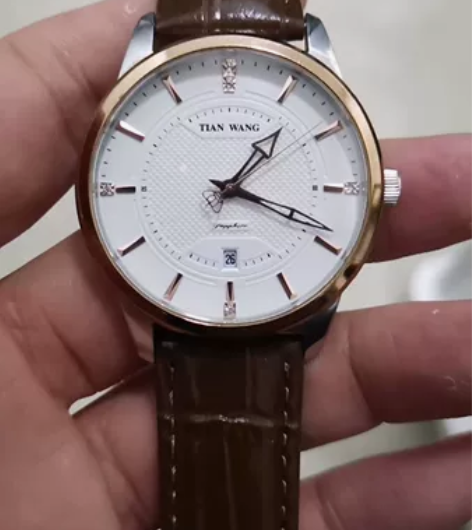 原装正品天王石英男表40表径蓝宝石镜面实心...