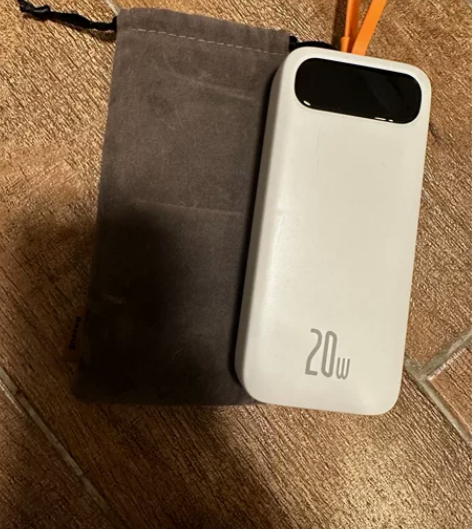 倍思baseus2w毫安白色充电宝，使用次...